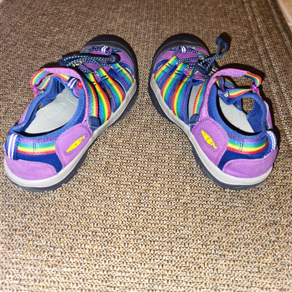 Keen waterproof sandals, worn once like new. Size 6 women's